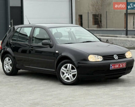 Черный Фольксваген Гольф, объемом двигателя 1.6 л и пробегом 266 тыс. км за 4650 $, фото 2 на Automoto.ua
