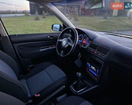 Черный Фольксваген Гольф, объемом двигателя 1.6 л и пробегом 180 тыс. км за 4650 $, фото 21 на Automoto.ua