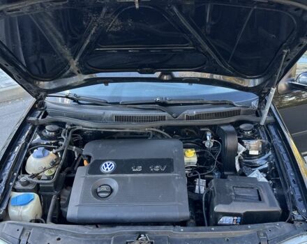 Черный Фольксваген Гольф, объемом двигателя 1.6 л и пробегом 324 тыс. км за 3900 $, фото 10 на Automoto.ua