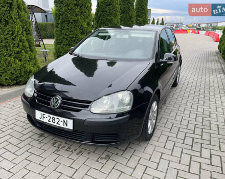 Черный Фольксваген Гольф, объемом двигателя 1.6 л и пробегом 237 тыс. км за 5150 $, фото 1 на Automoto.ua