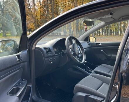 Черный Фольксваген Гольф, объемом двигателя 1.4 л и пробегом 248 тыс. км за 5400 $, фото 7 на Automoto.ua