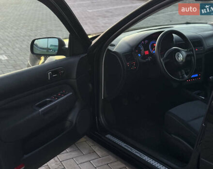 Черный Фольксваген Гольф, объемом двигателя 1.6 л и пробегом 180 тыс. км за 4650 $, фото 15 на Automoto.ua