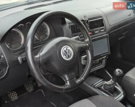 Черный Фольксваген Гольф, объемом двигателя 1.6 л и пробегом 221 тыс. км за 4600 $, фото 18 на Automoto.ua