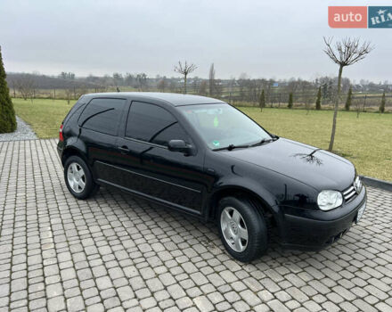 Черный Фольксваген Гольф, объемом двигателя 1.39 л и пробегом 262 тыс. км за 3800 $, фото 11 на Automoto.ua