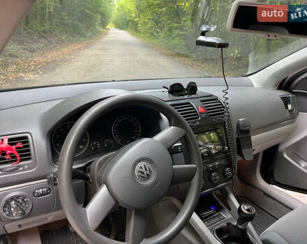 Черный Фольксваген Гольф, объемом двигателя 1.6 л и пробегом 205 тыс. км за 5400 $, фото 15 на Automoto.ua