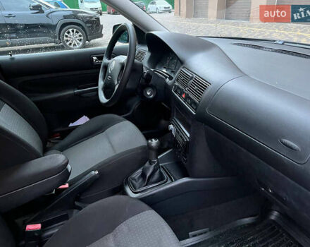 Фольксваген Гольф 2003 у Вінниці на Automoto.ua Чорний Фольксваген Гольф, об'ємом двигуна 1.39 л та пробігом 190 тис. км за 4000 $, фото 11 на Automoto.ua