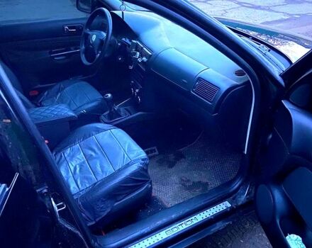 Черный Фольксваген Гольф, объемом двигателя 1.4 л и пробегом 226 тыс. км за 5399 $, фото 11 на Automoto.ua