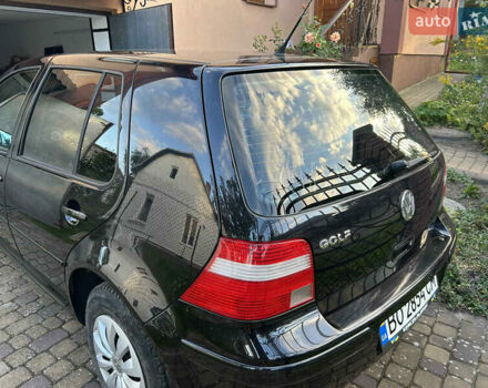 Черный Фольксваген Гольф, объемом двигателя 1.39 л и пробегом 258 тыс. км за 3700 $, фото 1 на Automoto.ua
