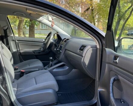 Черный Фольксваген Гольф, объемом двигателя 1.4 л и пробегом 248 тыс. км за 5400 $, фото 12 на Automoto.ua