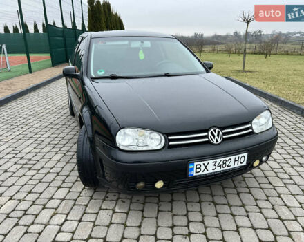 Черный Фольксваген Гольф, объемом двигателя 1.39 л и пробегом 262 тыс. км за 3800 $, фото 12 на Automoto.ua