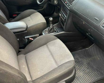 Черный Фольксваген Гольф, объемом двигателя 1.39 л и пробегом 258 тыс. км за 3700 $, фото 17 на Automoto.ua