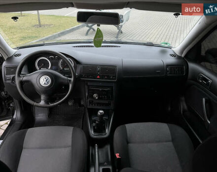 Черный Фольксваген Гольф, объемом двигателя 1.39 л и пробегом 262 тыс. км за 3800 $, фото 17 на Automoto.ua
