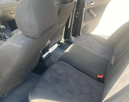 Черный Фольксваген Гольф, объемом двигателя 1.39 л и пробегом 245 тыс. км за 4700 $, фото 3 на Automoto.ua