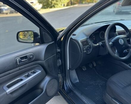 Черный Фольксваген Гольф, объемом двигателя 1.6 л и пробегом 324 тыс. км за 3900 $, фото 6 на Automoto.ua