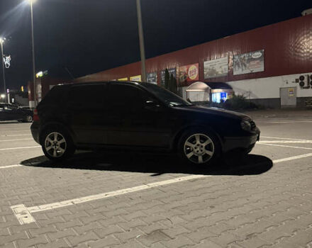 Черный Фольксваген Гольф, объемом двигателя 1.39 л и пробегом 256 тыс. км за 4150 $, фото 6 на Automoto.ua