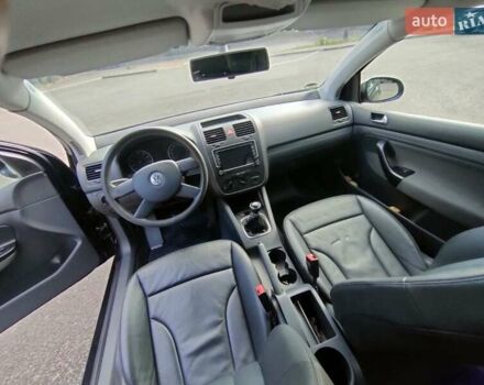 Черный Фольксваген Гольф, объемом двигателя 1.4 л и пробегом 277 тыс. км за 4800 $, фото 16 на Automoto.ua