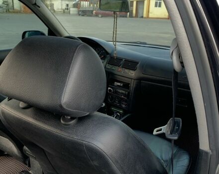 Черный Фольксваген Гольф, объемом двигателя 1.4 л и пробегом 302 тыс. км за 3800 $, фото 5 на Automoto.ua