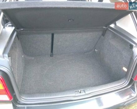 Черный Фольксваген Гольф, объемом двигателя 1.6 л и пробегом 210 тыс. км за 4300 $, фото 19 на Automoto.ua