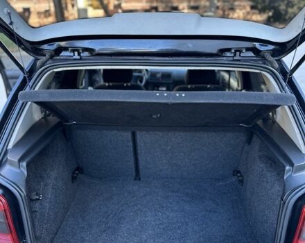 Черный Фольксваген Гольф, объемом двигателя 1.6 л и пробегом 324 тыс. км за 3900 $, фото 9 на Automoto.ua