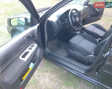 Черный Фольксваген Гольф, объемом двигателя 1.6 л и пробегом 210 тыс. км за 4300 $, фото 18 на Automoto.ua