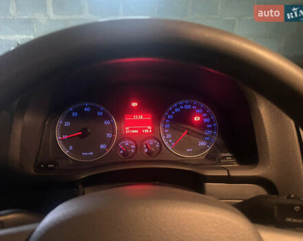 Черный Фольксваген Гольф, объемом двигателя 1.6 л и пробегом 212 тыс. км за 5400 $, фото 6 на Automoto.ua