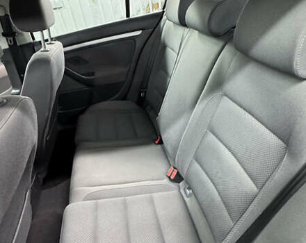 Черный Фольксваген Гольф, объемом двигателя 1.6 л и пробегом 193 тыс. км за 5150 $, фото 18 на Automoto.ua