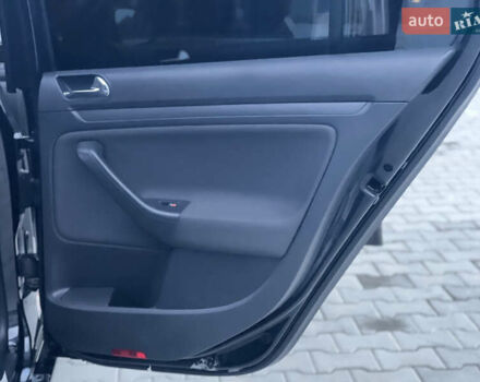 Черный Фольксваген Гольф, объемом двигателя 1.39 л и пробегом 233 тыс. км за 5400 $, фото 16 на Automoto.ua