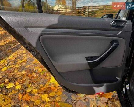 Черный Фольксваген Гольф, объемом двигателя 1.4 л и пробегом 214 тыс. км за 5490 $, фото 20 на Automoto.ua