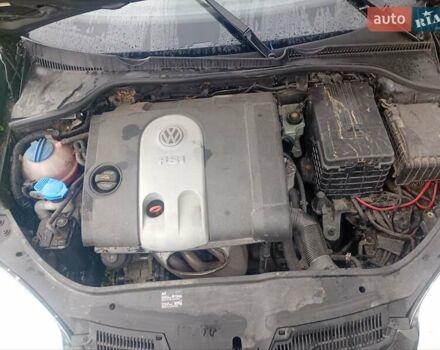 Фольксваген Гольф 2004 у Яворове на Automoto.ua Чорний Фольксваген Гольф, об'ємом двигуна 1.4 л та пробігом 180 тис. км за 3000 $, фото 5 на Automoto.ua