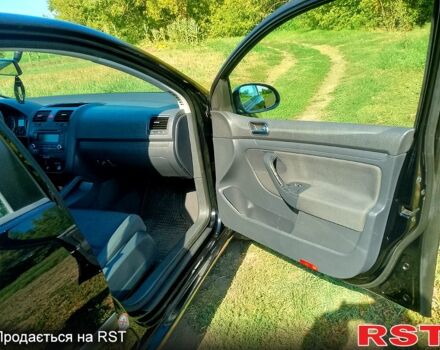 Черный Фольксваген Гольф, объемом двигателя 1.4 л и пробегом 230 тыс. км за 5450 $, фото 9 на Automoto.ua