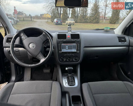 Черный Фольксваген Гольф, объемом двигателя 1.6 л и пробегом 200 тыс. км за 5200 $, фото 35 на Automoto.ua