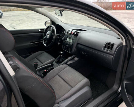 Черный Фольксваген Гольф, объемом двигателя 1.39 л и пробегом 205 тыс. км за 3400 $, фото 5 на Automoto.ua