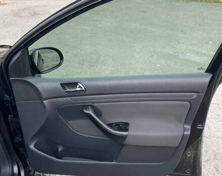 Черный Фольксваген Гольф, объемом двигателя 1.6 л и пробегом 266 тыс. км за 4555 $, фото 10 на Automoto.ua