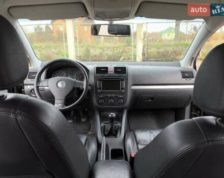 Фольксваген Гольф 2004 в Сторожинце на Automoto.ua Черный Фольксваген Гольф, объемом двигателя 1.6 л и пробегом 307 тыс. км за 5850 $, фото 21 на Automoto.ua