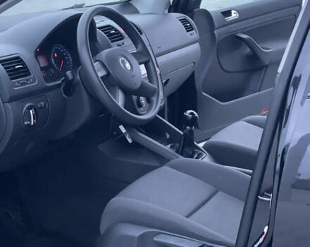 Черный Фольксваген Гольф, объемом двигателя 1.39 л и пробегом 233 тыс. км за 5400 $, фото 9 на Automoto.ua