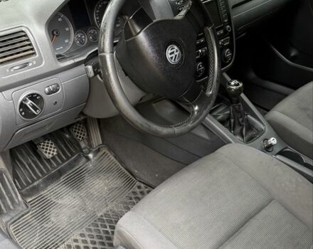 Черный Фольксваген Гольф, объемом двигателя 2 л и пробегом 340 тыс. км за 2700 $, фото 5 на Automoto.ua