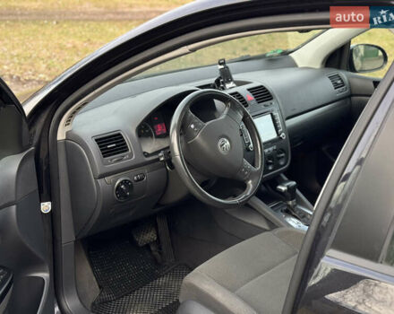 Черный Фольксваген Гольф, объемом двигателя 1.6 л и пробегом 200 тыс. км за 5200 $, фото 48 на Automoto.ua