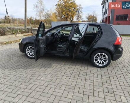 Фольксваген Гольф 2004 в Сторожинце на Automoto.ua Черный Фольксваген Гольф, объемом двигателя 1.6 л и пробегом 307 тыс. км за 5850 $, фото 2 на Automoto.ua