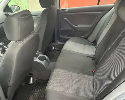 Черный Фольксваген Гольф, объемом двигателя 1.39 л и пробегом 252 тыс. км за 4200 $, фото 6 на Automoto.ua