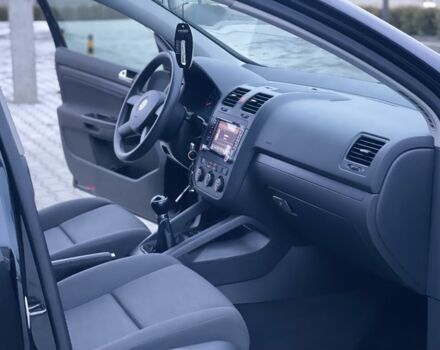 Черный Фольксваген Гольф, объемом двигателя 1.4 л и пробегом 234 тыс. км за 5400 $, фото 17 на Automoto.ua