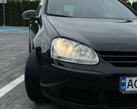 Фольксваген Гольф 2004 у Луцьку на Automoto.ua Чорний Фольксваген Гольф, об'ємом двигуна 1.39 л та пробігом 245 тис. км за 5000 $, фото 4 на Automoto.ua