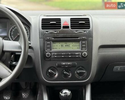 Черный Фольксваген Гольф, объемом двигателя 1.97 л и пробегом 418 тыс. км за 4650 $, фото 46 на Automoto.ua