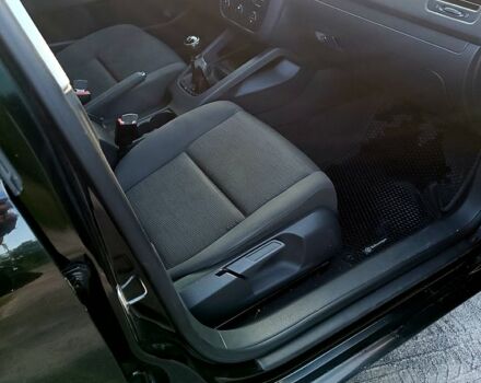 Черный Фольксваген Гольф, объемом двигателя 1.9 л и пробегом 318 тыс. км за 5300 $, фото 4 на Automoto.ua