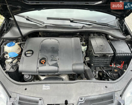 Черный Фольксваген Гольф, объемом двигателя 1.6 л и пробегом 211 тыс. км за 5400 $, фото 32 на Automoto.ua