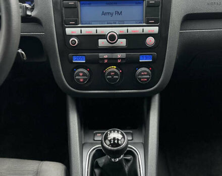 Чорний Фольксваген Гольф, об'ємом двигуна 1.6 л та пробігом 200 тис. км за 5200 $, фото 11 на Automoto.ua