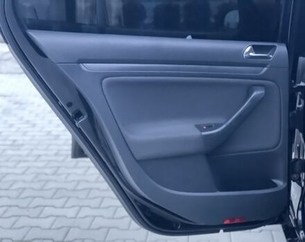 Черный Фольксваген Гольф, объемом двигателя 1.4 л и пробегом 234 тыс. км за 5400 $, фото 14 на Automoto.ua