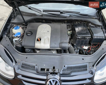 Черный Фольксваген Гольф, объемом двигателя 1.6 л и пробегом 245 тыс. км за 5400 $, фото 27 на Automoto.ua