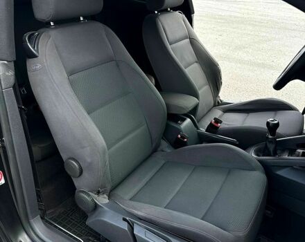 Черный Фольксваген Гольф, объемом двигателя 2 л и пробегом 233 тыс. км за 5600 $, фото 6 на Automoto.ua