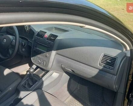 Черный Фольксваген Гольф, объемом двигателя 1.39 л и пробегом 230 тыс. км за 5005 $, фото 3 на Automoto.ua