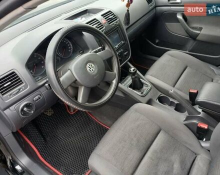 Черный Фольксваген Гольф, объемом двигателя 1.4 л и пробегом 290 тыс. км за 4500 $, фото 11 на Automoto.ua